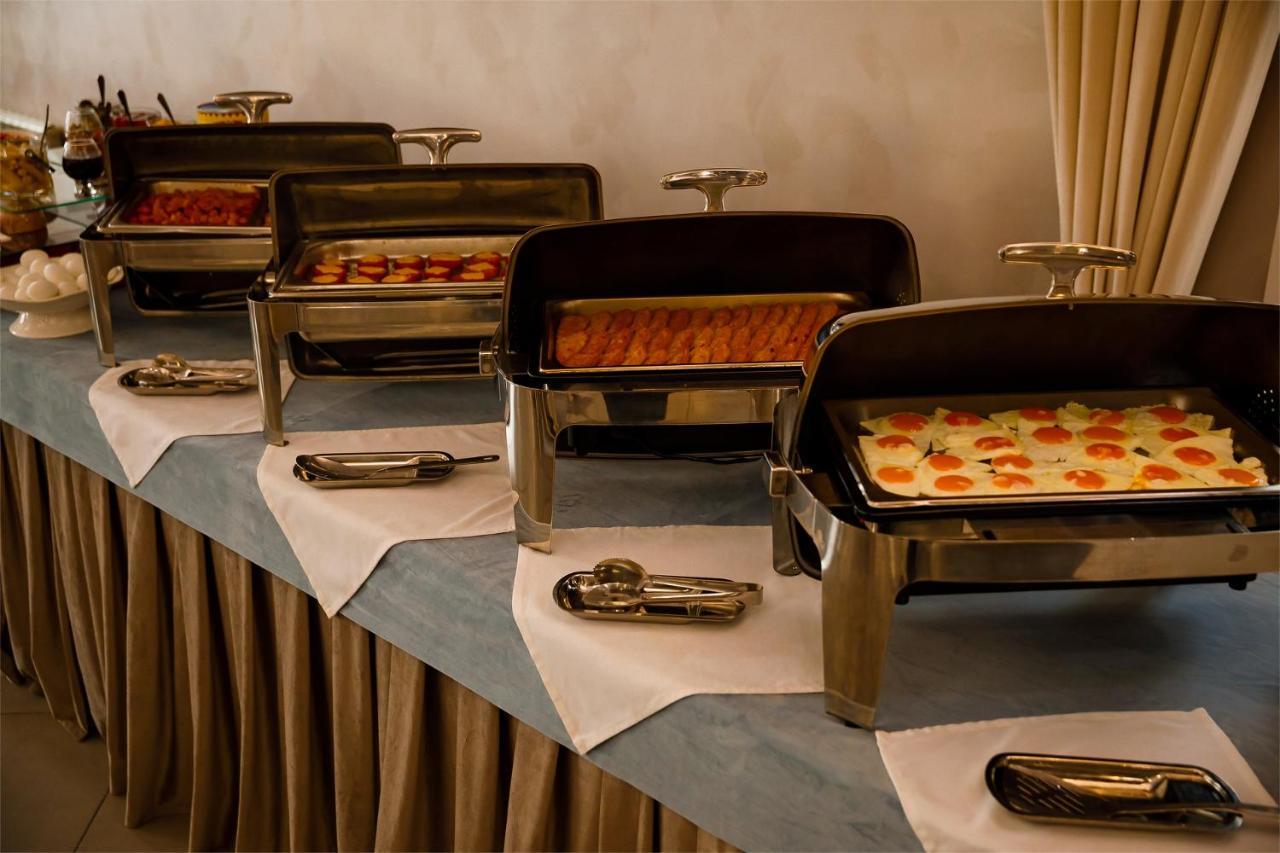 Park House Hotel Barmashino Buitenkant foto