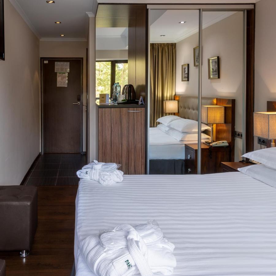 Park House Hotel Barmashino Buitenkant foto