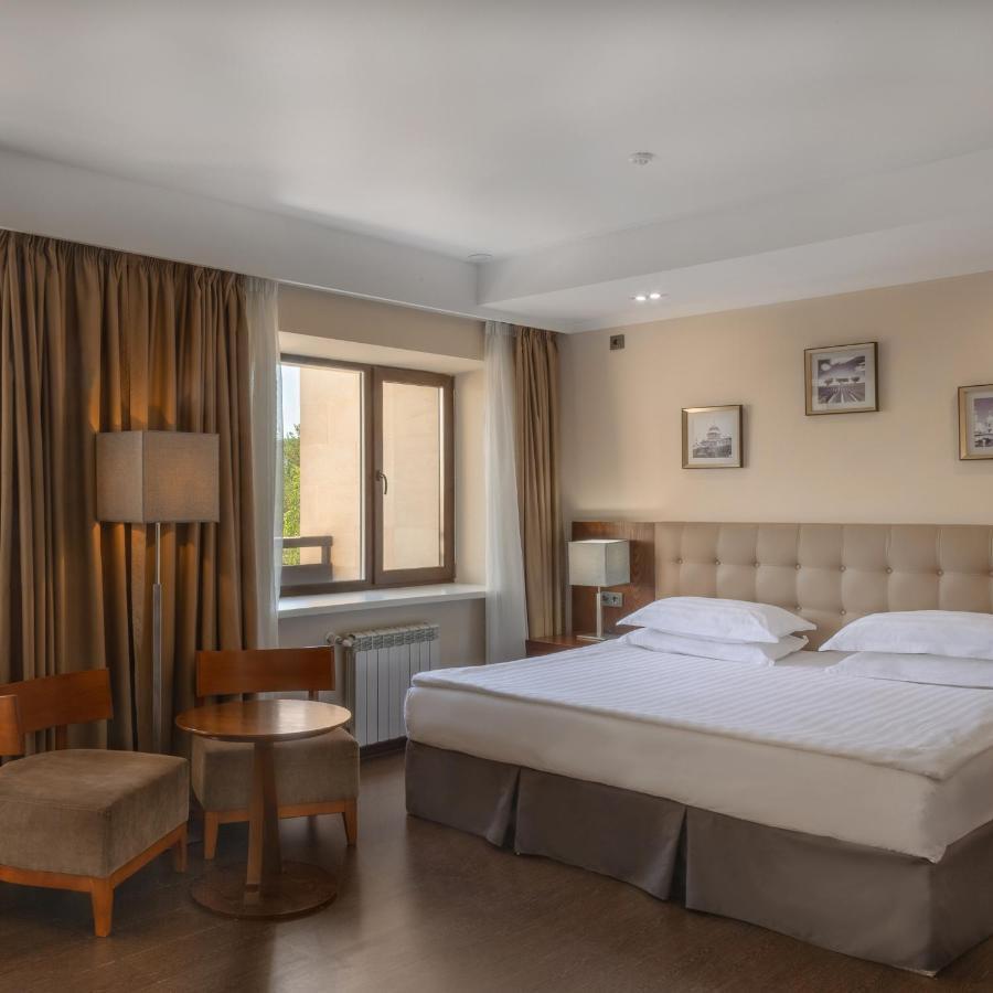 Park House Hotel Barmashino Buitenkant foto