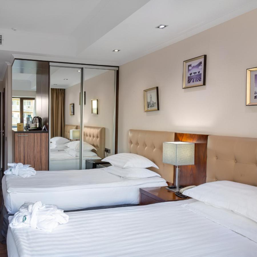 Park House Hotel Barmashino Buitenkant foto