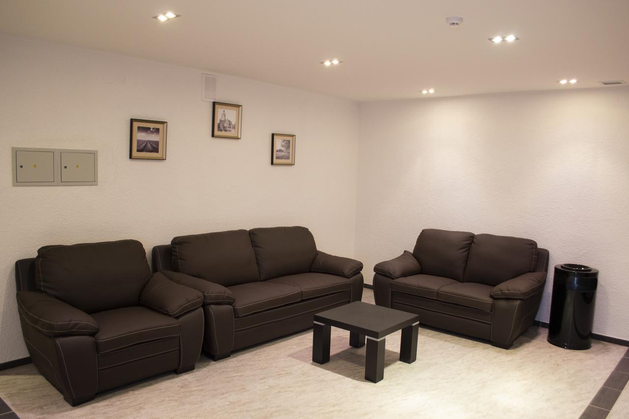 Park House Hotel Barmashino Buitenkant foto